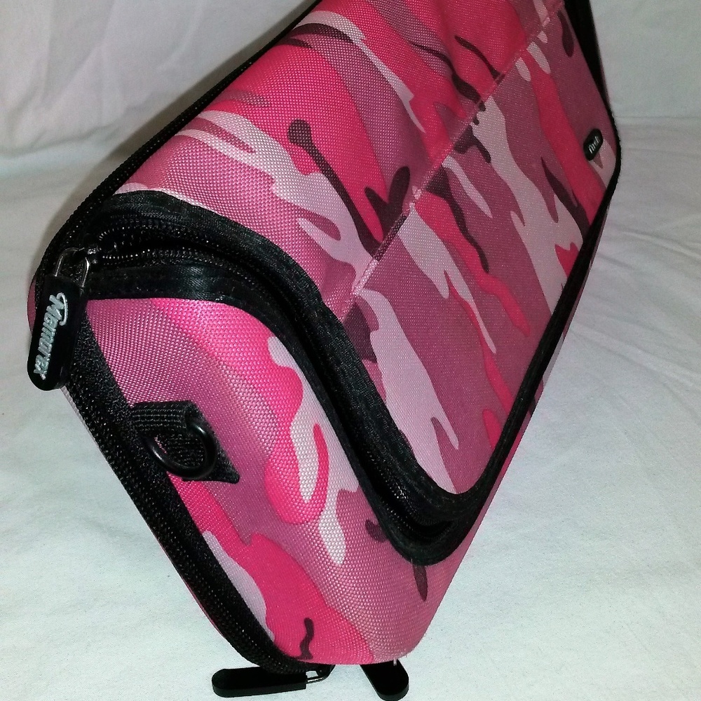 Memorex I-trek Older I-Pod Dock Case